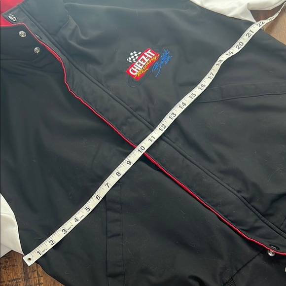 NASCAR racing Jacket Cheez it sponsor 
Beautiful condition size Medium VTG - Picture 8 of 9